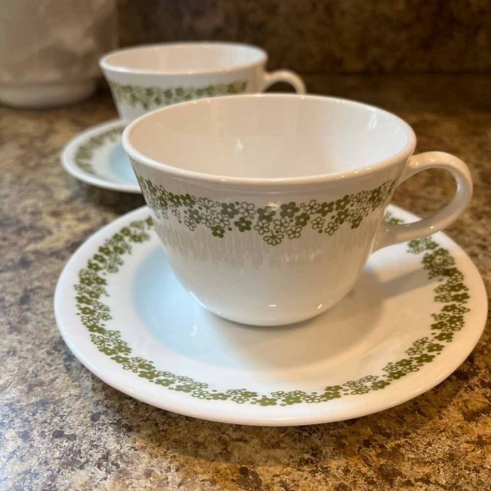 Vintage Corelle Crazy Daisies Floral Green & White Tea Cups and Saucers set of 2